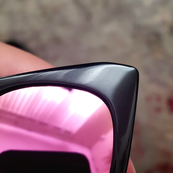 Victoria's Secret Sunglasses - Picture 9 of 9